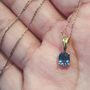 18k sapphire pendant.